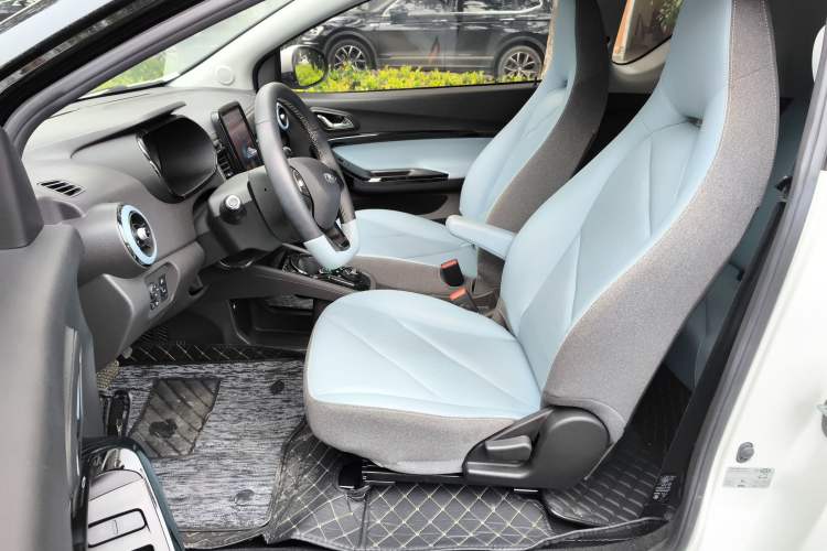 Used Chery Little Ant 2023 251km True Love Edition Lithium Iron Phosphate Left Front Seat