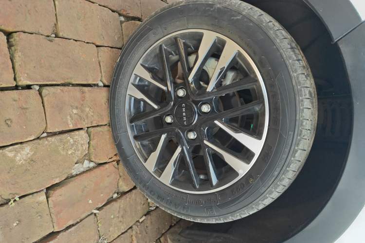 Used Chery Little Ant 2023 251km True Love Edition Lithium Iron Phosphate Left Front Wheel Hub