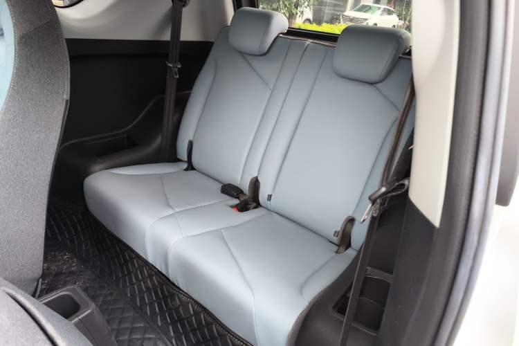 Used Chery Little Ant 2023 251km True Love Edition Lithium Iron Phosphate Left Rear Seat