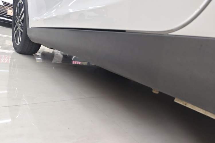Used Chery Little Ant 2023 251km True Love Edition Lithium Iron Phosphate Left Side Sill