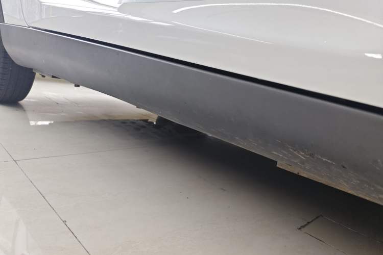Used Chery Little Ant 2023 251km True Love Edition Lithium Iron Phosphate Right Side Sill