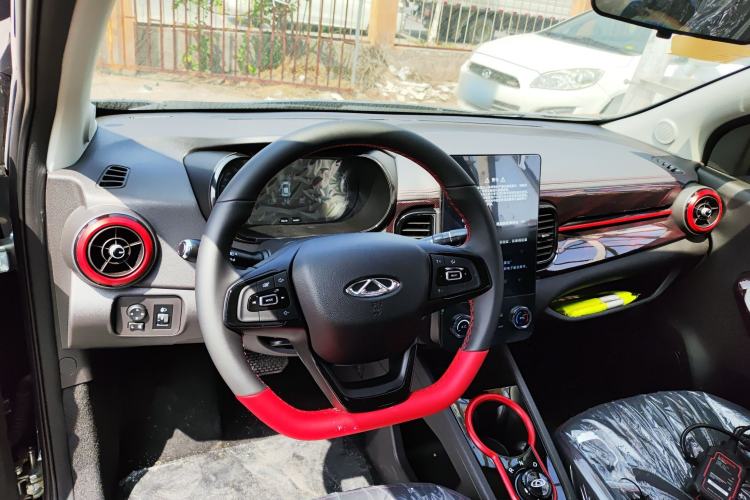 Used Chery Little Ant 2024 Revised Version Youth Edition 251 km True Love Edition 25.05 kWh Center Console