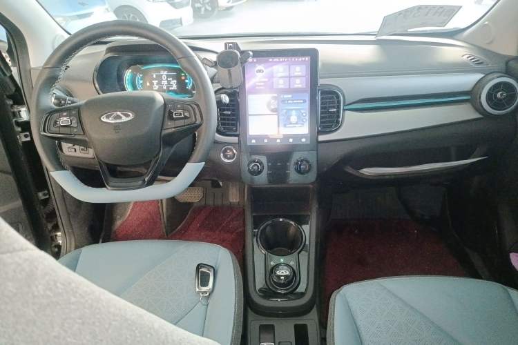 Used Chery Little Ant 2024 Revised Version Youth Edition 251 km True Love Edition 25.05 kWh Center Console