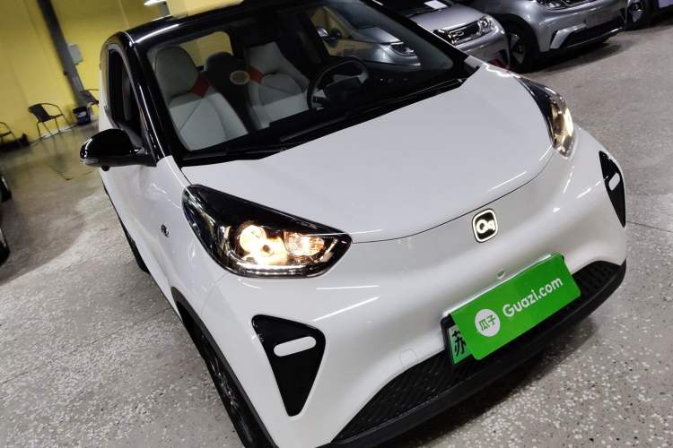 Used Chery Little Ant 2024 Refreshed Version Youth Edition 321 km Beloved Edition 29.23 kWh Front Right 45 Deg
