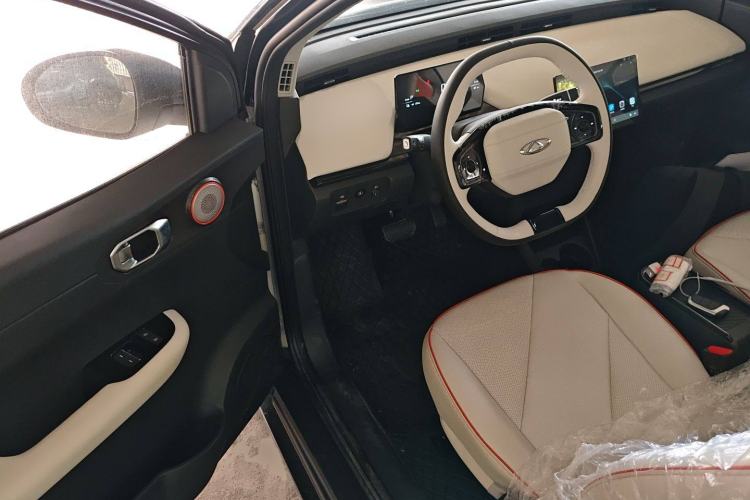 Used Chery Little Ant 2024 Refreshed Version Youth Edition 321 km Beloved Edition 29.23 kWh Interior 3