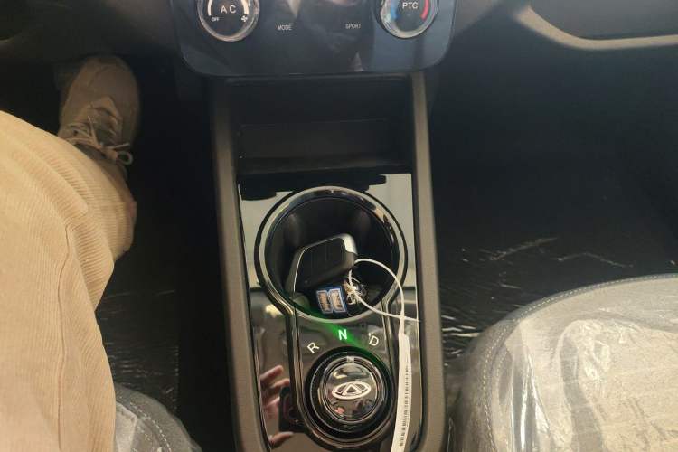 Used Chery Little Ant 2025 Model, 251km Favorite Edition, 25.05kWh Gear Lever