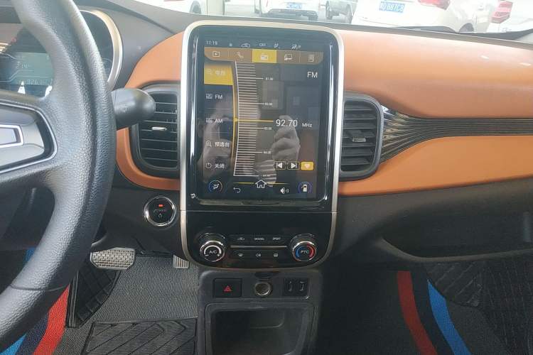 Used Chery New Energy 2018 400 4-Seater Smart Edition Audio And AC Panel