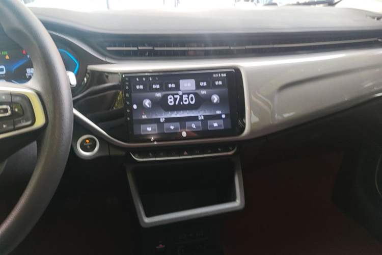 Used Chery New Energy Arrizo e 2024 405km Travel Edition Audio And AC Panel