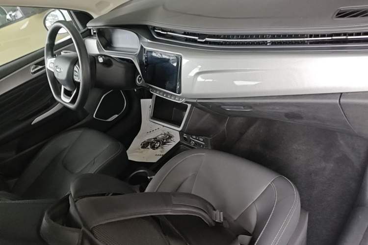 Used Chery New Energy Arrizo e 2024 405km Travel Edition Center Console