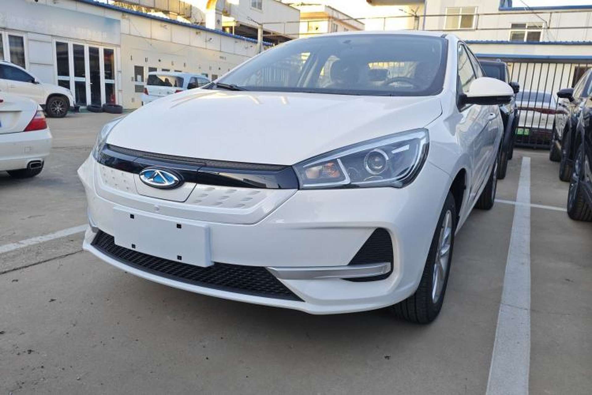 Used Chery New Energy Arrizo e 2024 455km Travel Edition Front Left 45 Deg