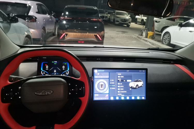 Used Chery New Energy Boundless Pro 2022 301km LingShou Edition Lithium Iron Phosphate Center Console
