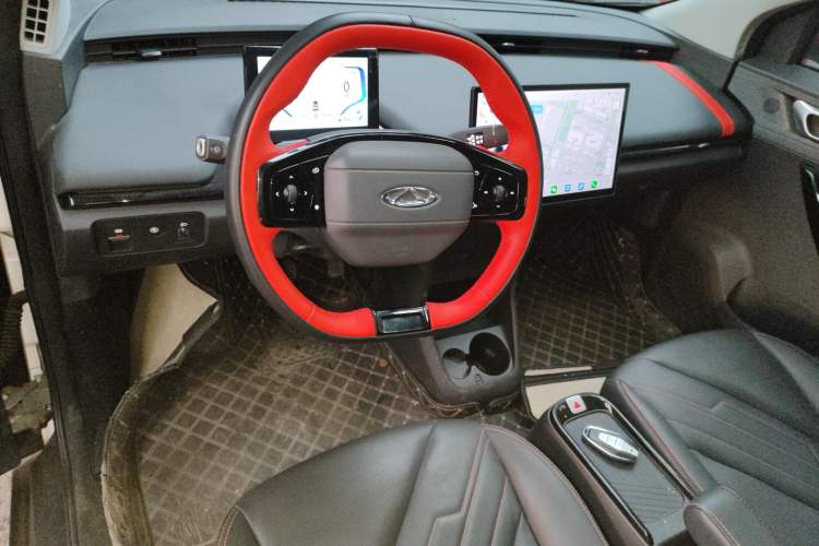 Used Chery New Energy Boundless Pro 2022 301km LingShou Edition Lithium Iron Phosphate Center Console