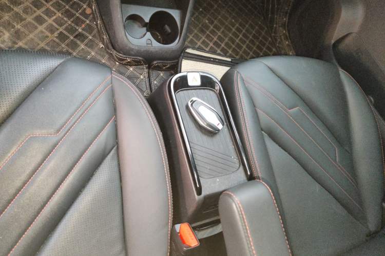 Used Chery New Energy Boundless Pro 2022 301km LingShou Edition Lithium Iron Phosphate Gear Lever