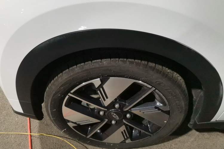 Used Chery New Energy Boundless Pro 2022 301km LingShou Edition Lithium Iron Phosphate Left Front Wheel Hub