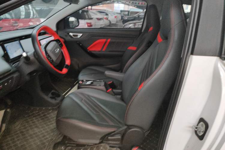 Used Chery New Energy Boundless Pro 2022 301km LingShou Edition Lithium Iron Phosphate Left Rear Seat