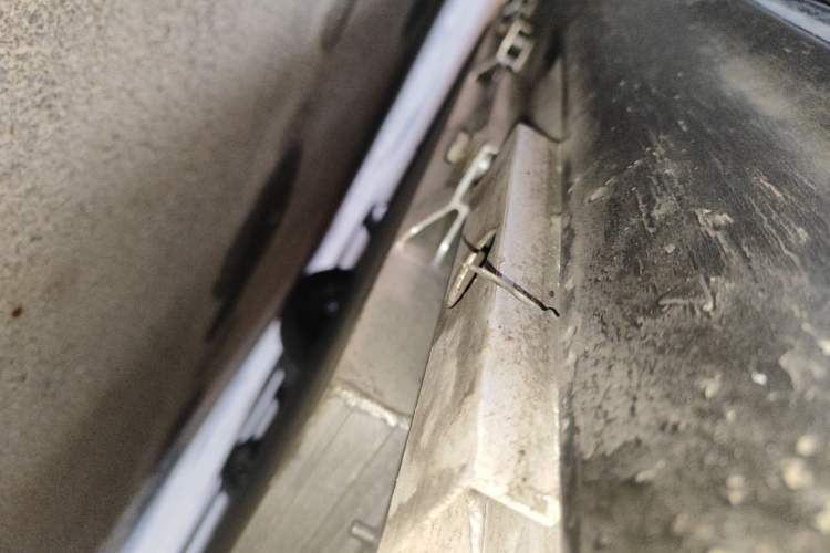 Used Chery New Energy Boundless Pro 2022 301km LingShou Edition Lithium Iron Phosphate Left Side Sill