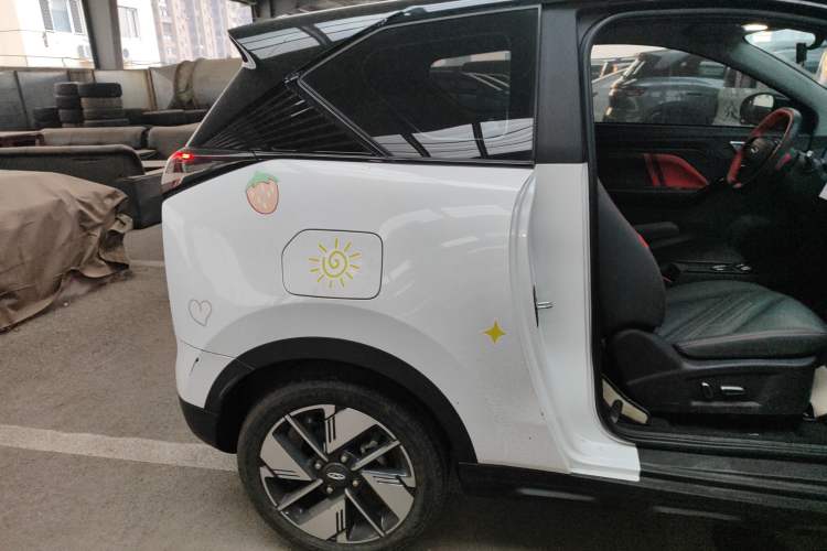 Used Chery New Energy Boundless Pro 2022 301km LingShou Edition Lithium Iron Phosphate Right Rear Door Interior