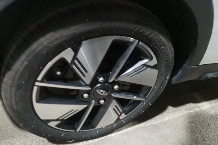 Used Chery New Energy Boundless Pro 2022 301km LingShou Edition Lithium Iron Phosphate Right Rear Wheel Hub