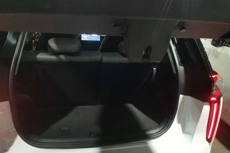 Used Chery New Energy Boundless Pro 2022 301km LingShou Edition Lithium Iron Phosphate Trunk
