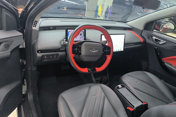 Used Chery New Energy Boundless Pro 2022 301km LingShou Edition Lithium Iron Phosphate Center Console