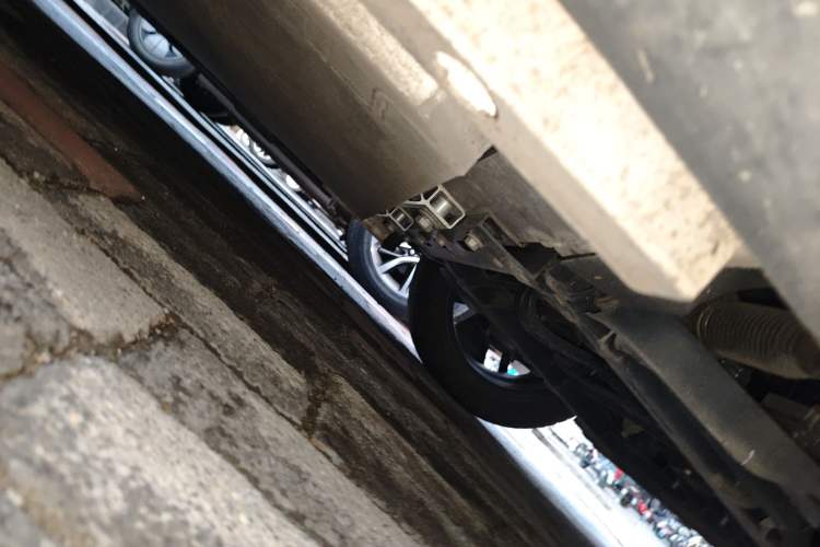Used Chery New Energy Boundless Pro 2022 301km LingShou Edition Lithium Iron Phosphate Chassis Front Right