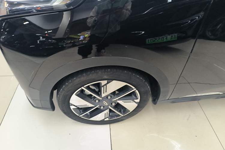 Used Chery New Energy Boundless Pro 2022 301km LingShou Edition Lithium Iron Phosphate Left Front Wheel Hub