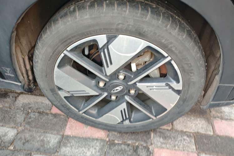 Used Chery New Energy Boundless Pro 2022 301km LingShou Edition Lithium Iron Phosphate Right Front Wheel Hub