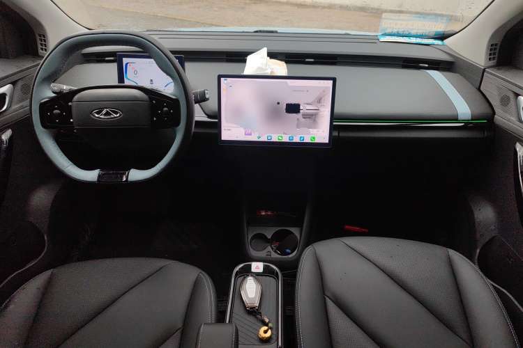 Used Chery New Energy Boundless Pro 2022 301km "Divine Beast" Version Lithium NMC Center Console
