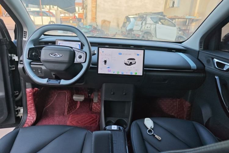 Used Chery New Energy Boundless Pro 2022 301km LingShou Edition Lithium Iron Phosphate Center Console