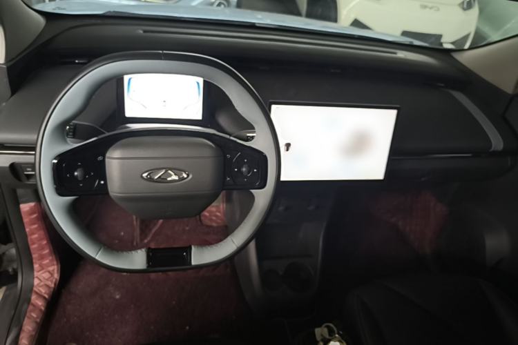 Used Chery New Energy Boundless Pro 2022 301km LingShou Edition Lithium Iron Phosphate Center Console