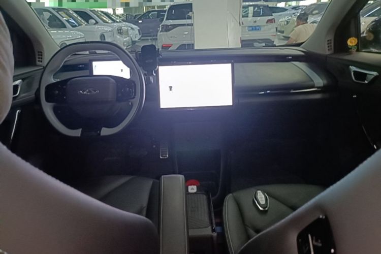 Used Chery New Energy Boundless Pro 2022 301km LingShou Edition Lithium Iron Phosphate Center Console