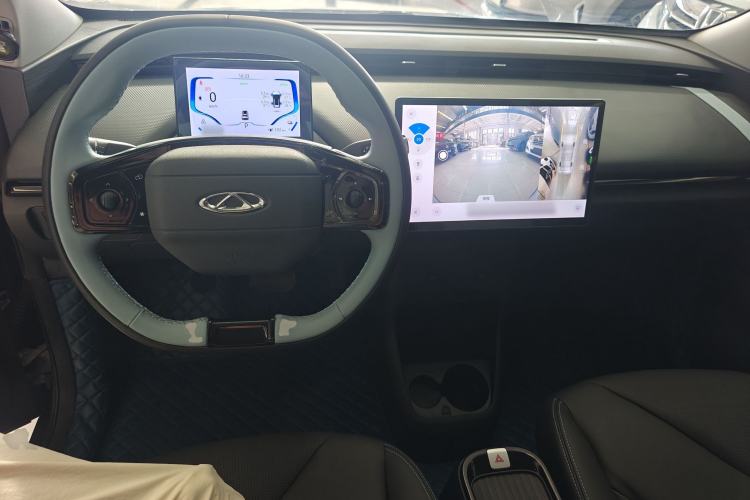 Used Chery New Energy Boundless Pro 2022 301km LingShou Edition Lithium Iron Phosphate Center Console