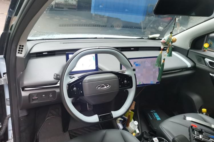 Used Chery New Energy Boundless Pro 2022 301km LingShou Edition Lithium Iron Phosphate Center Console