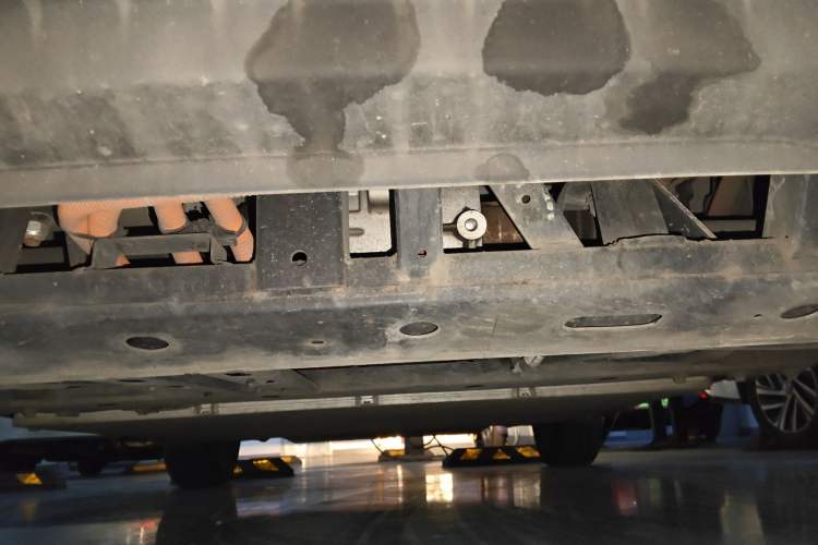 Used Chery New Energy Boundless Pro 2022 301km LingShou Edition Lithium Iron Phosphate Chassis Rear