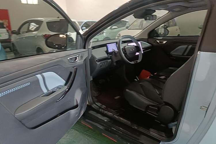 Used Chery New Energy Boundless Pro 2022 301km "Divine Beast" Version with Lithium Iron Phosphate Driver Seat