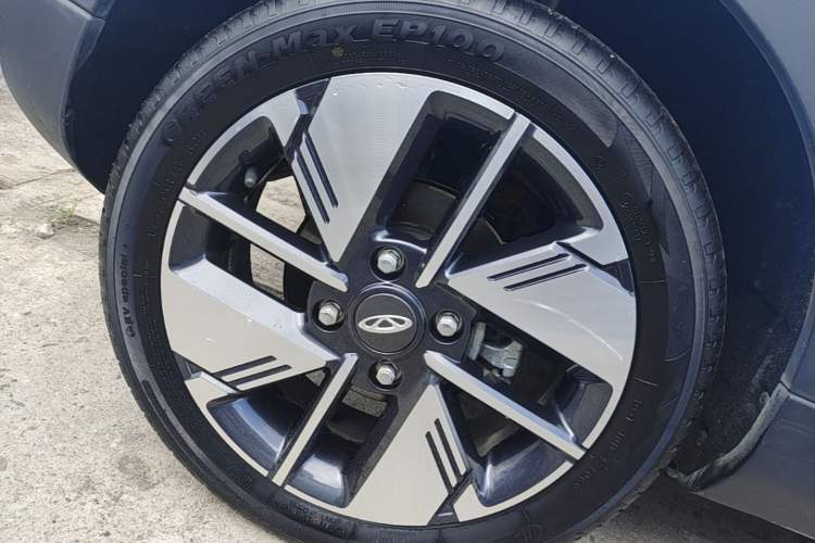 Used Chery New Energy Boundless Pro 2022 301km "Divine Beast" Version with Lithium Iron Phosphate Exterior 5