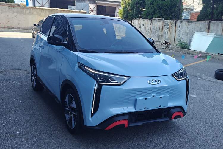 Used Chery New Energy Boundless Pro 2022 301km LingShou Edition Lithium Iron Phosphate Front Right 45 Deg