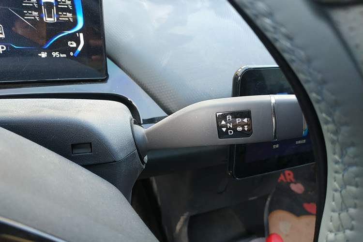 Used Chery New Energy Boundless Pro 2022 301km "WoW" Edition Lithium Iron Phosphate Gear Lever