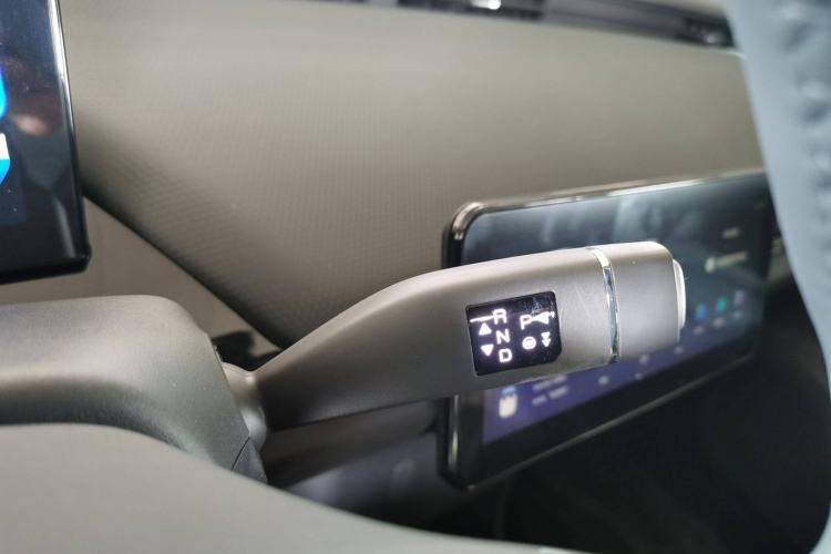 Used Chery New Energy Boundless Pro 2022 301km "WoW" Edition Lithium Iron Phosphate Gear Lever