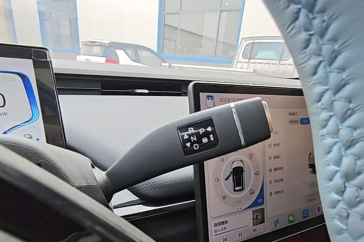Used Chery New Energy Boundless Pro 2022 301km "Divine Beast" Version Lithium NMC Gear Lever