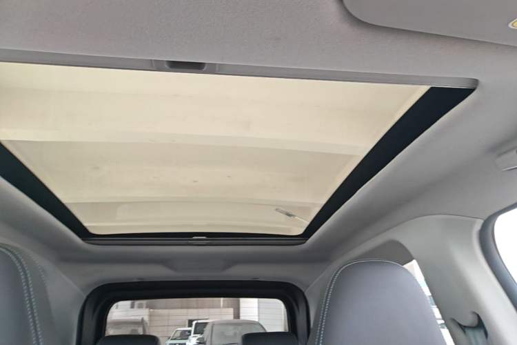 Used Chery New Energy Boundless Pro 2022 301km "Divine Beast" Version Lithium NMC Headliner