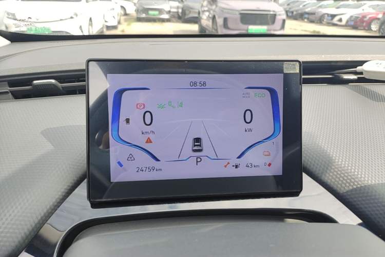 Used Chery New Energy Boundless Pro 2022 301km "Divine Beast" Version with Lithium Iron Phosphate Instrument Cluster