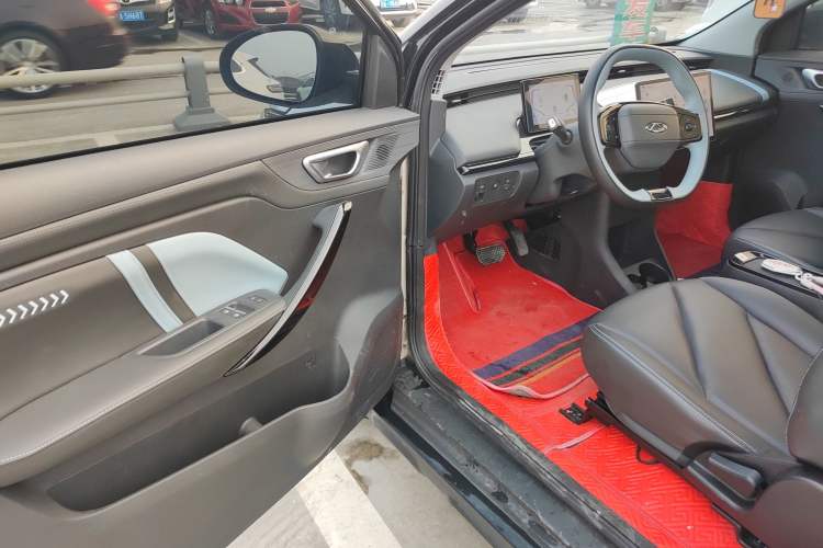 Used Chery New Energy Boundless Pro 2022 301km "Divine Beast" Version with Lithium Iron Phosphate Interior 3