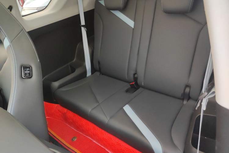 Used Chery New Energy Boundless Pro 2022 301km "Divine Beast" Version with Lithium Iron Phosphate Interior 4