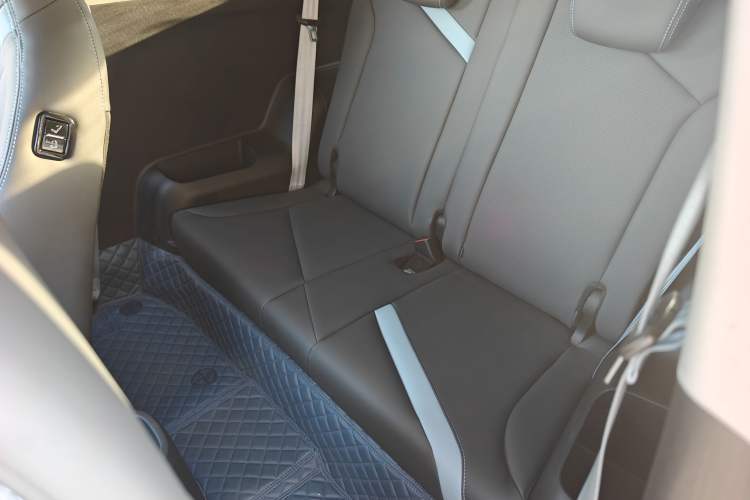 Used Chery New Energy Boundless Pro 2022 301km LingShou Edition Lithium Iron Phosphate Interior 8