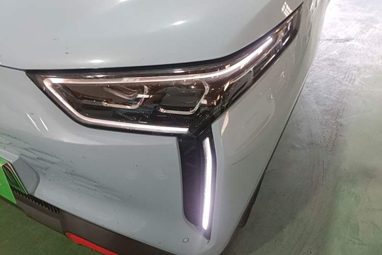 Used Chery New Energy Boundless Pro 2022 301km "Divine Beast" Version with Lithium Iron Phosphate Left Front Headlight