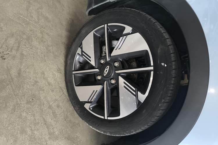 Used Chery New Energy Boundless Pro 2022 301km LingShou Edition Lithium Iron Phosphate Left Front Wheel Hub