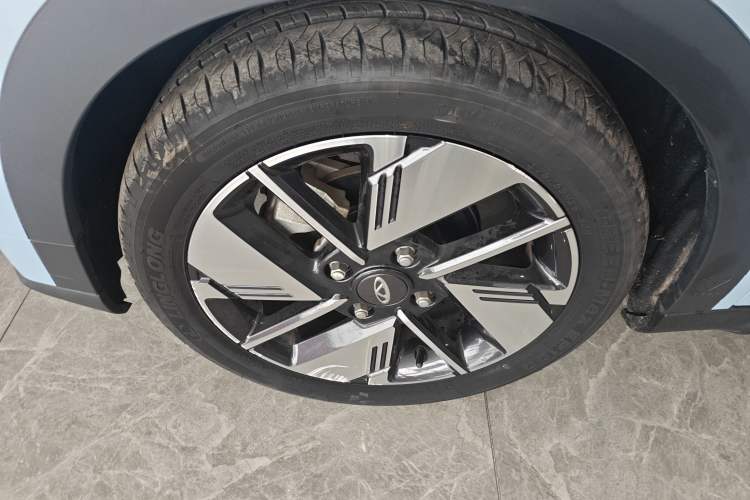 Used Chery New Energy Boundless Pro 2022 408 km Range Shenshou Version Lithium-Ion Battery Left Front Wheel Hub