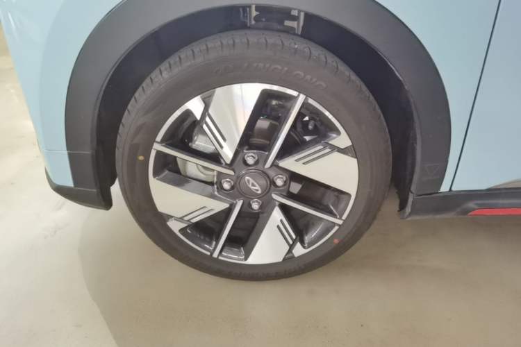 Used Chery New Energy Boundless Pro 2022 301km "Divine Beast" Version Lithium NMC Left Front Wheel Hub