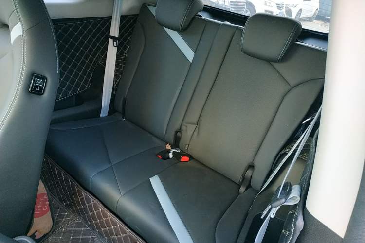 Used Chery New Energy Boundless Pro 2022 301km "WoW" Edition Lithium Iron Phosphate Left Rear Seat